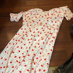 Never worn, but I’m not sure where the lace is bc it ties up in back. Sold as is